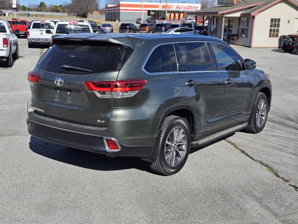 2018 Toyota Highlander Image 6