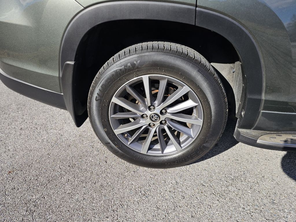 2018 Toyota Highlander Image 9