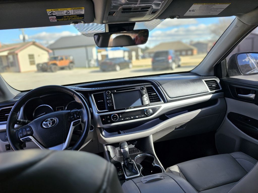2018 Toyota Highlander Image 11
