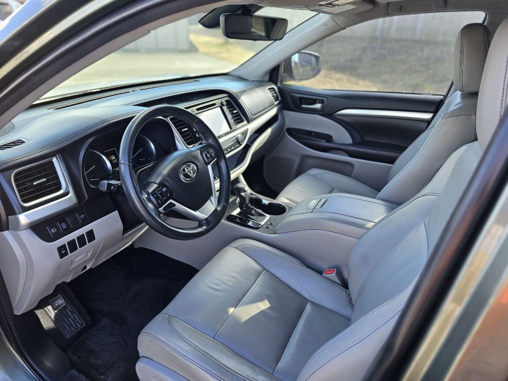 2018 Toyota Highlander Image 12
