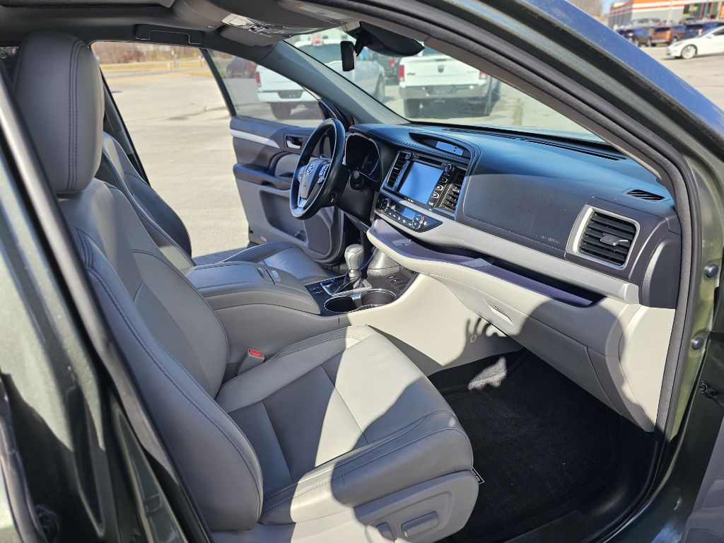 2018 Toyota Highlander Image 13