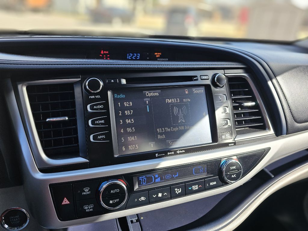 2018 Toyota Highlander Image 14