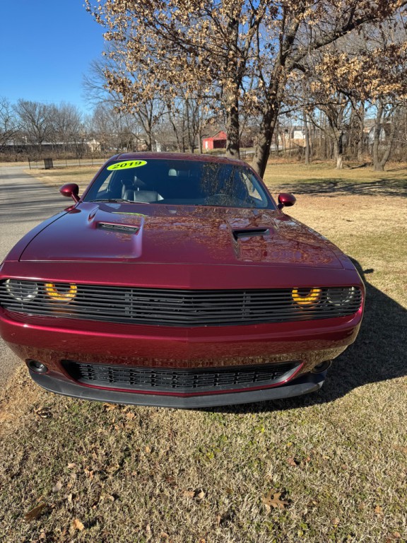 2019 Dodge Challenger Image 2