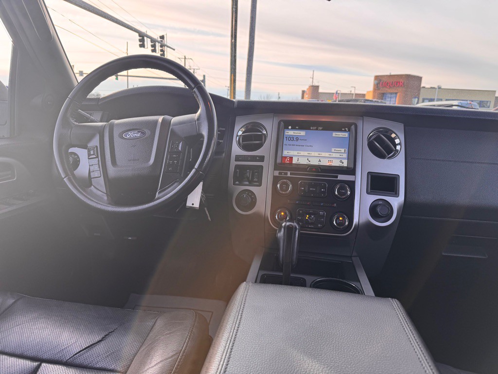 2017 Ford Expedition Image 9
