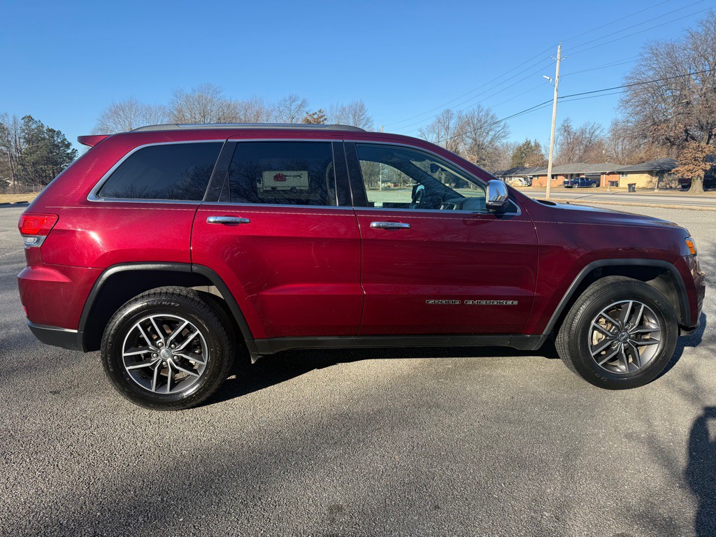 2017 Jeep Grand Cherokee Image 2