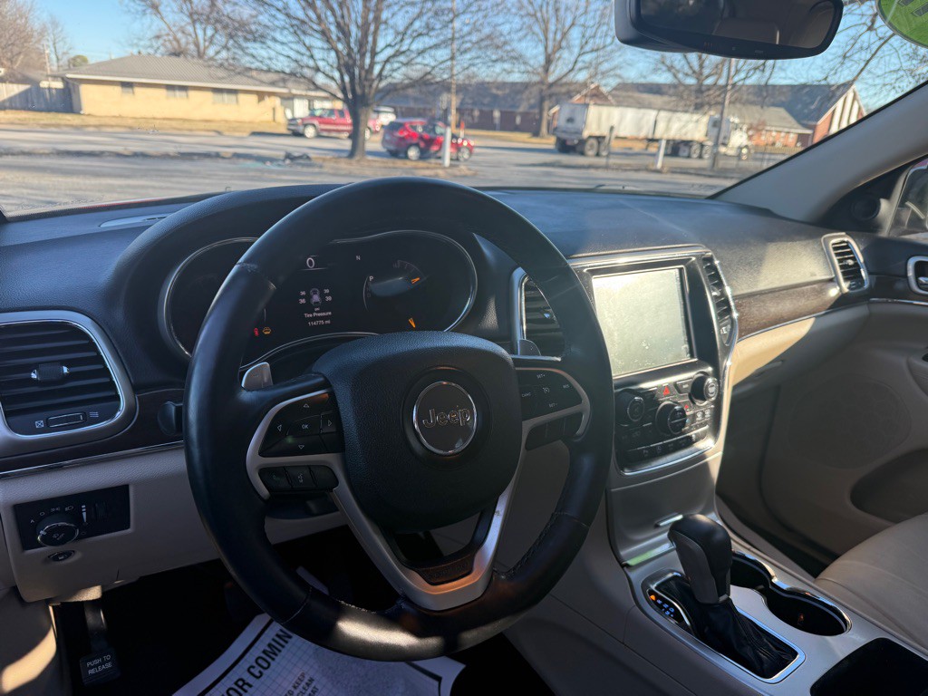 2017 Jeep Grand Cherokee Image 14