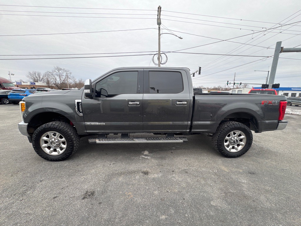 2017 Ford F-250 Image 4