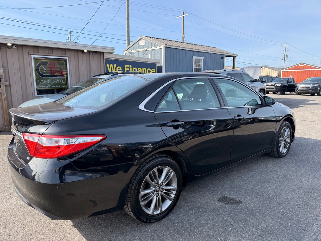 2016 Toyota Camry Image 4
