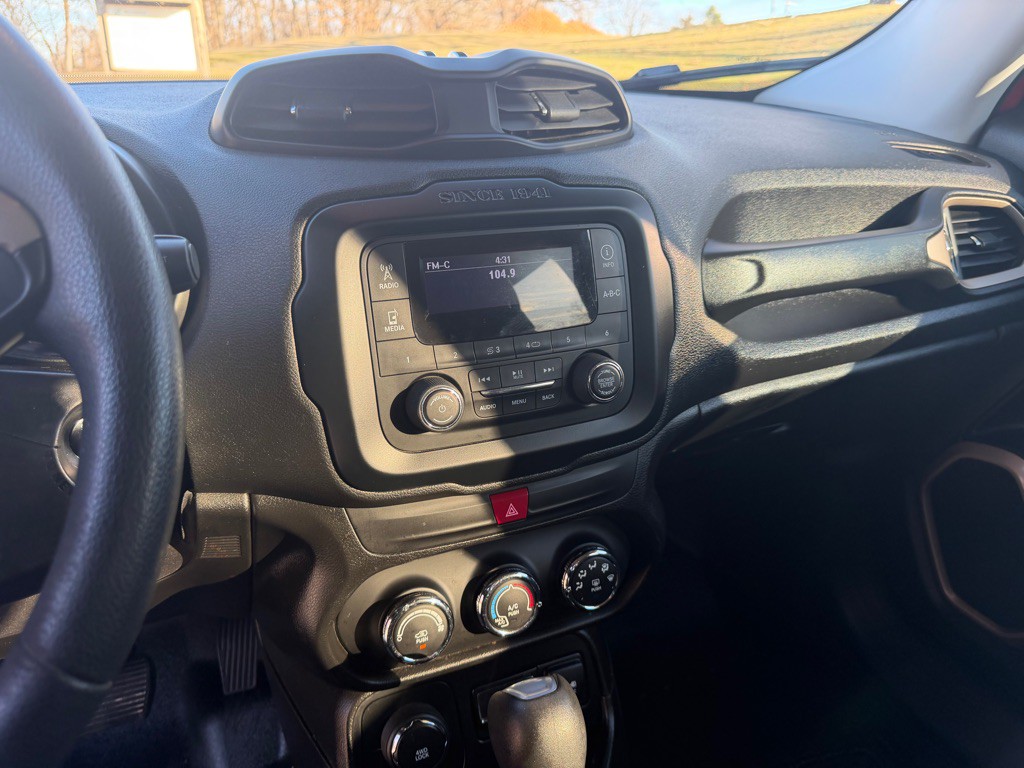 2017 Jeep Renegade Image 15