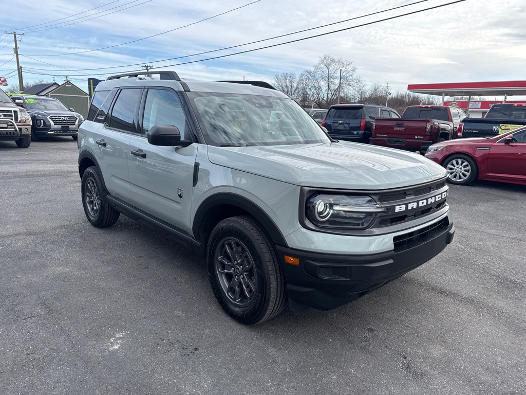 2022 Ford Bronco Image 2