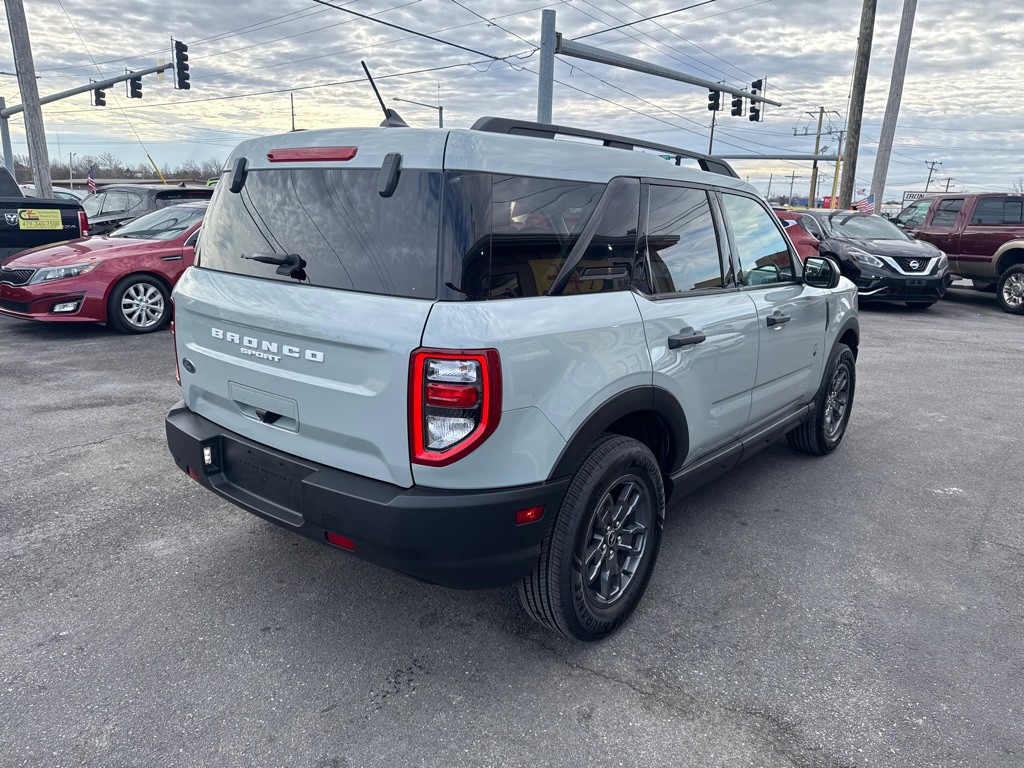 2022 Ford Bronco Image 3