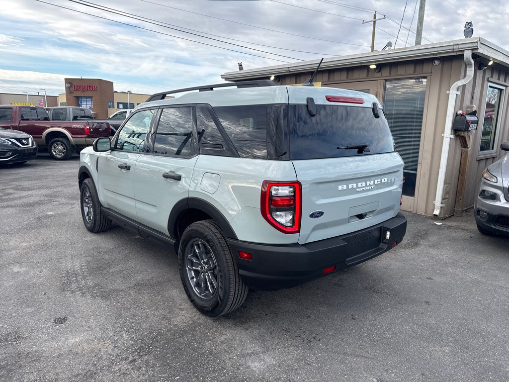 2022 Ford Bronco Image 4