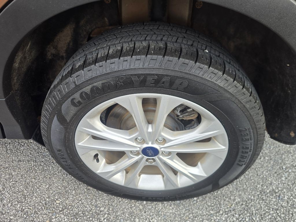 2017 Ford Escape Image 13