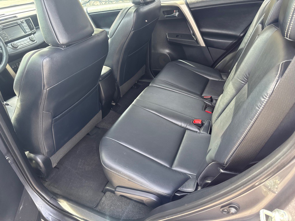 2015 Toyota Rav4 Image 9