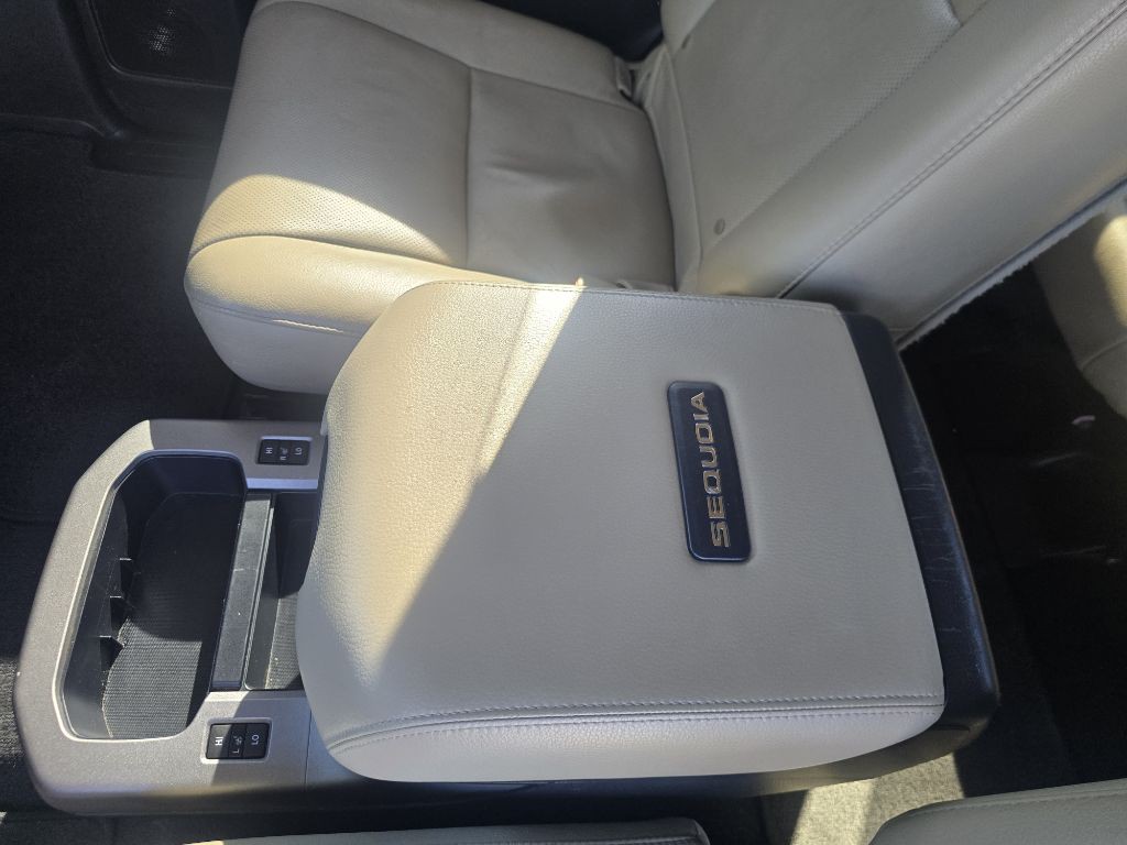 2012 Toyota Sequoia Image 14