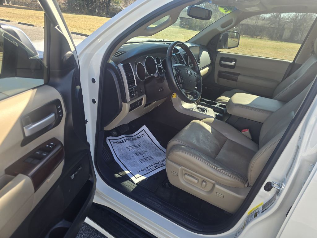2012 Toyota Sequoia Image 18
