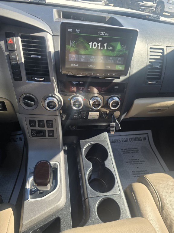 2012 Toyota Sequoia Image 23