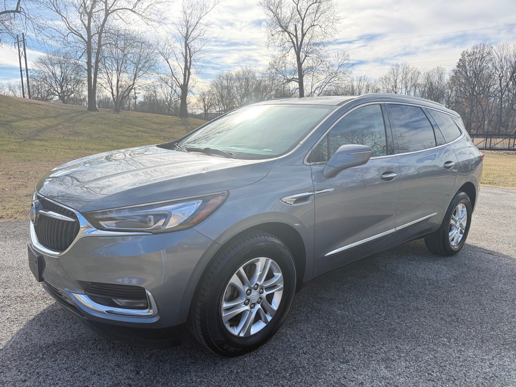 2018 Buick Enclave Image 2
