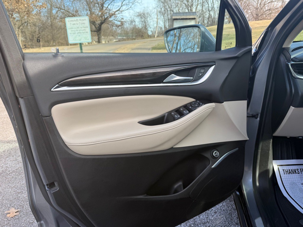 2018 Buick Enclave Image 18