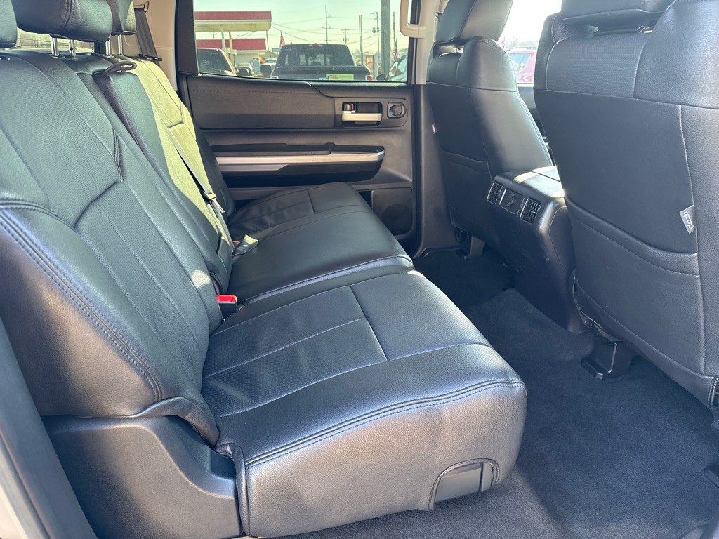 2017 Toyota Tundra Image 9