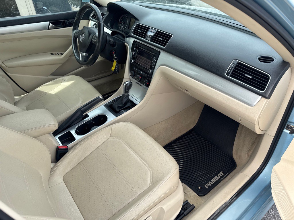 2013 Volkswagen Passat Image 6