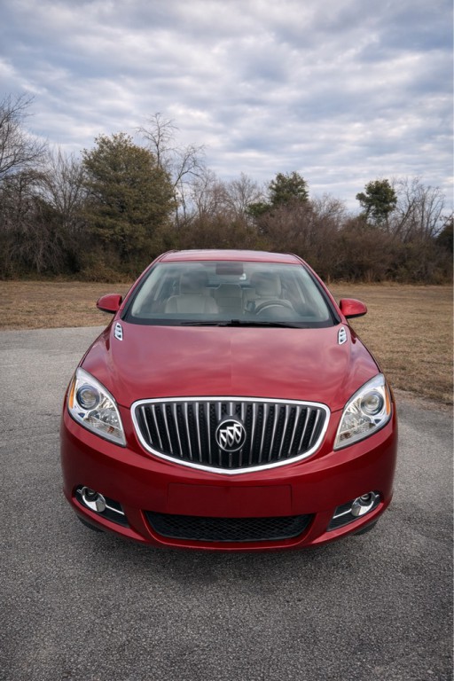 2013 Buick Verano Image 2
