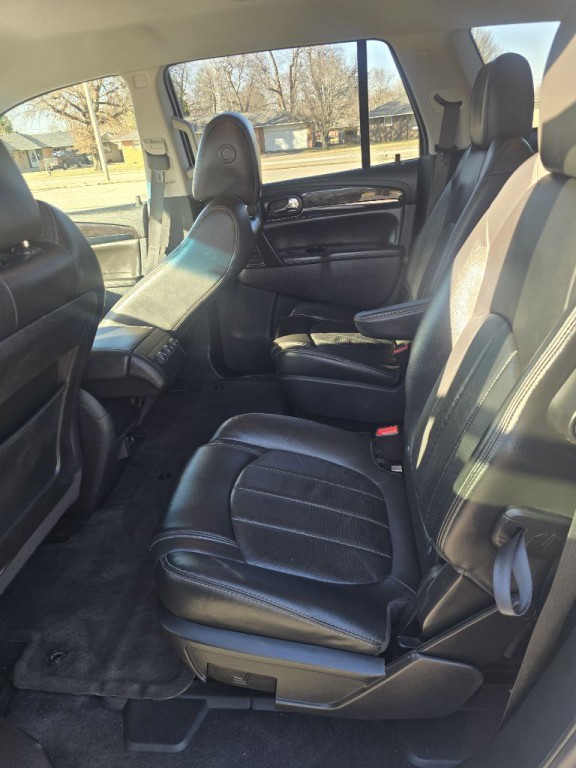 2017 Buick Enclave Image 16