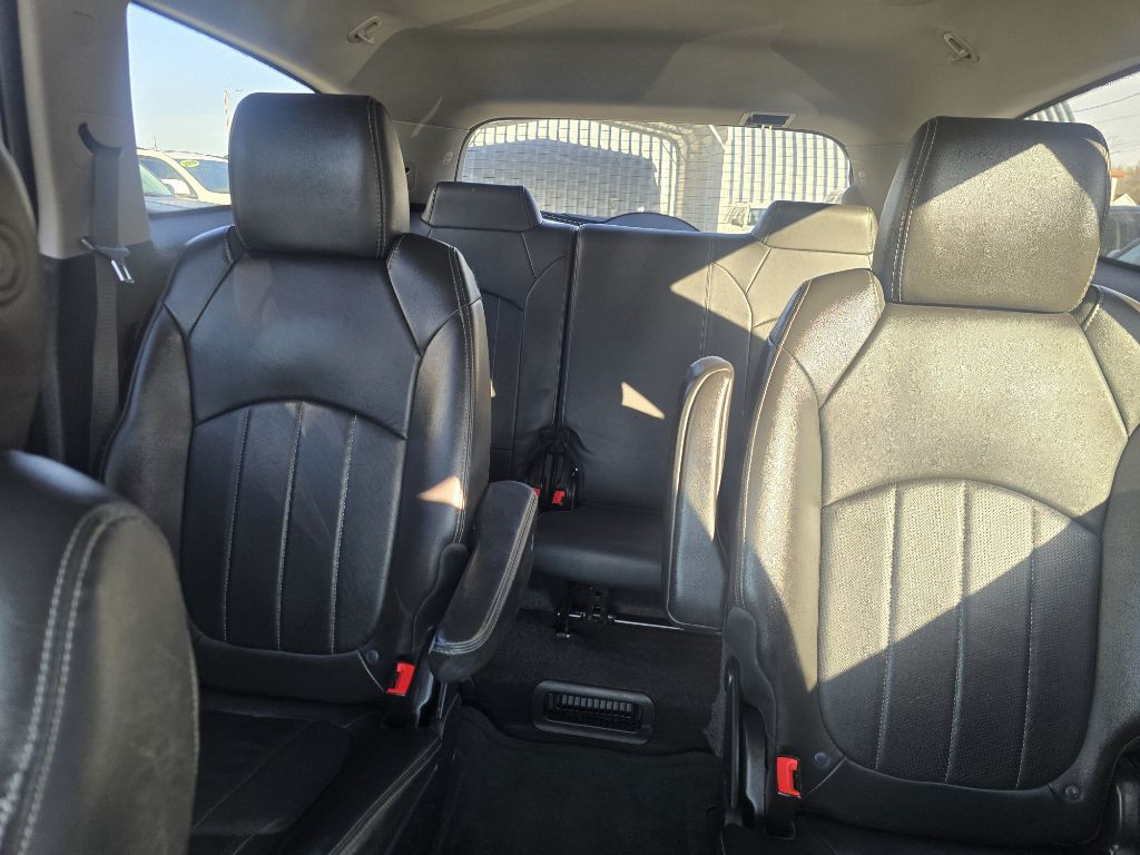 2017 Buick Enclave Image 18