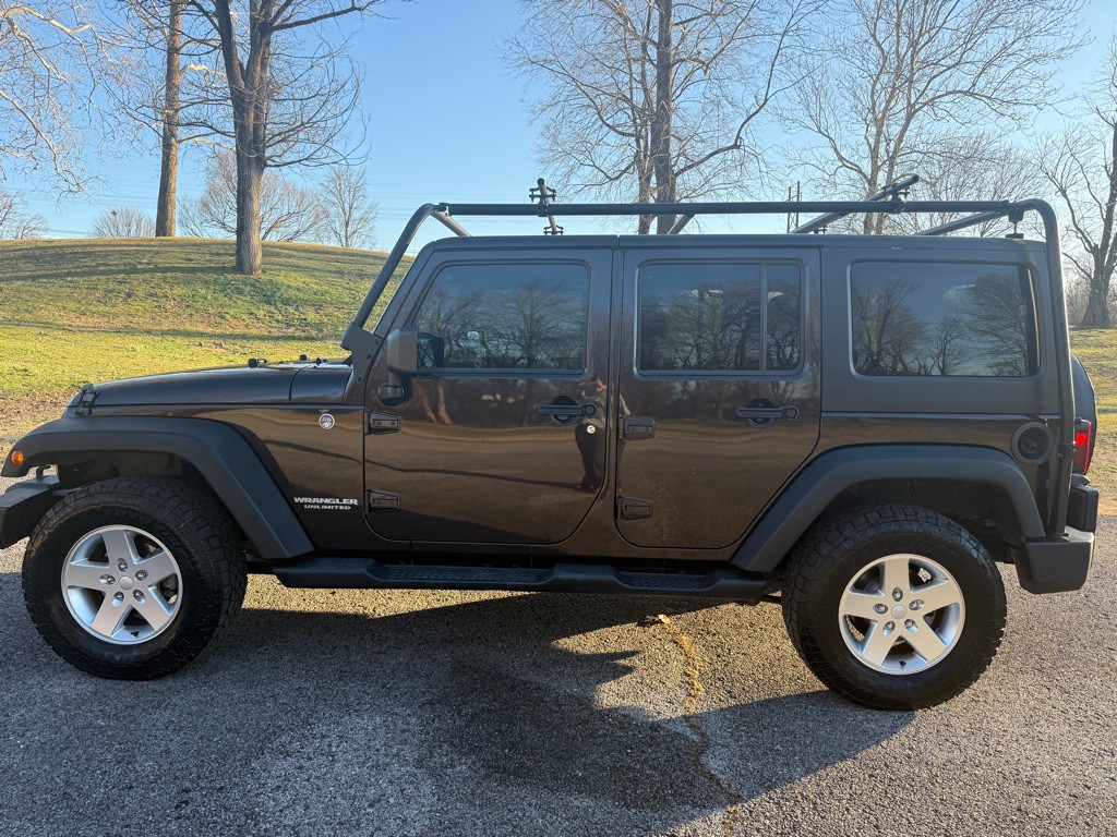 2013 Jeep Wrangler Unlimited Image 3