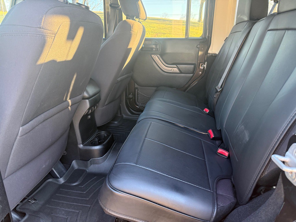 2013 Jeep Wrangler Unlimited Image 12