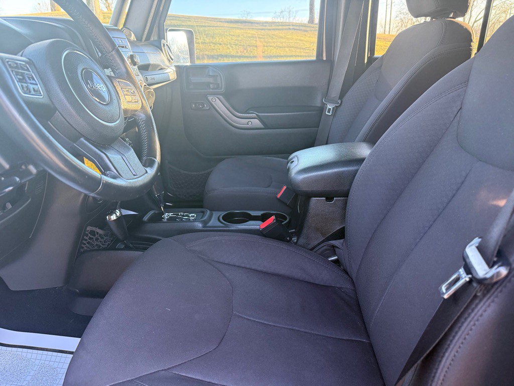 2013 Jeep Wrangler Unlimited Image 20