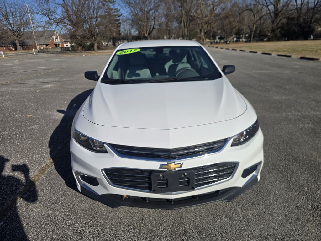 2017 Chevrolet Malibu Image 3