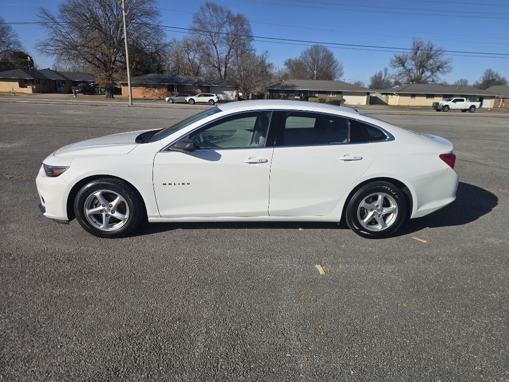 2017 Chevrolet Malibu Image 10