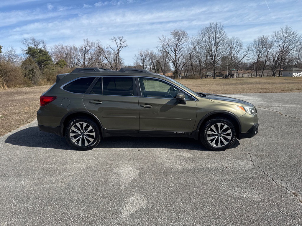 2015 Subaru Outback Image 4