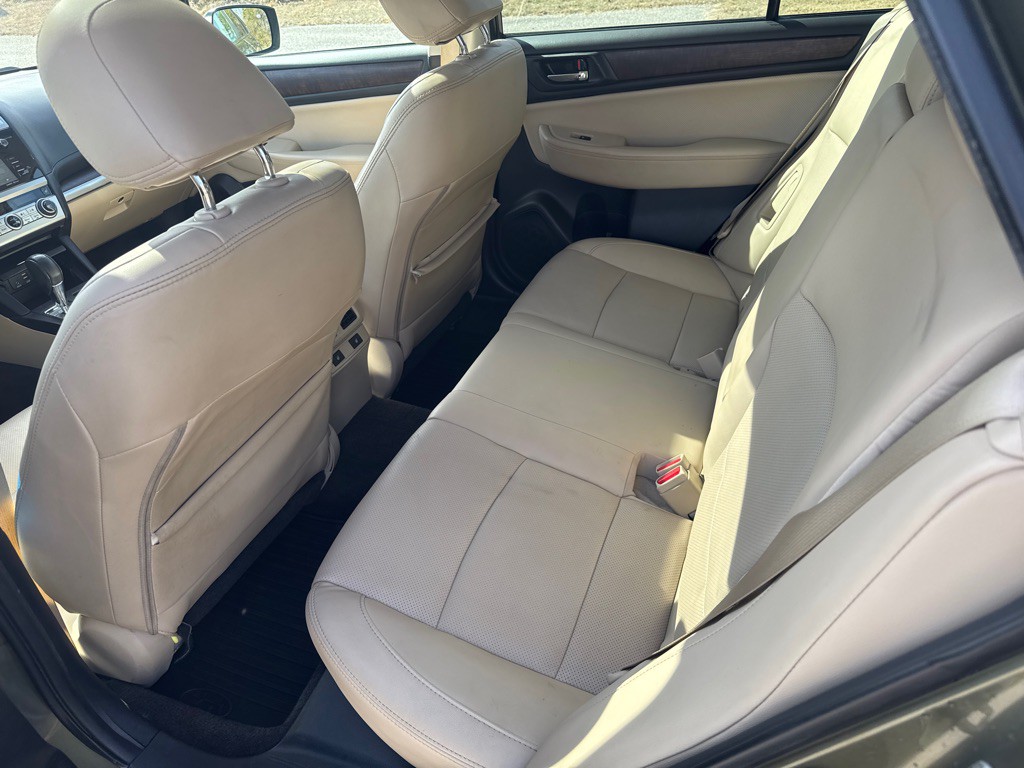 2015 Subaru Outback Image 10