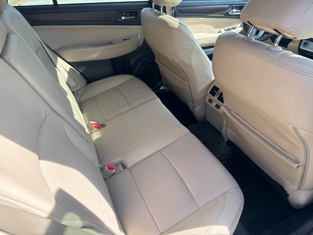 2015 Subaru Outback Image 12
