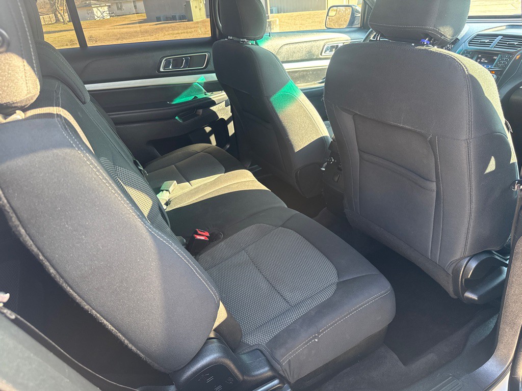 2016 Ford Explorer Image 12