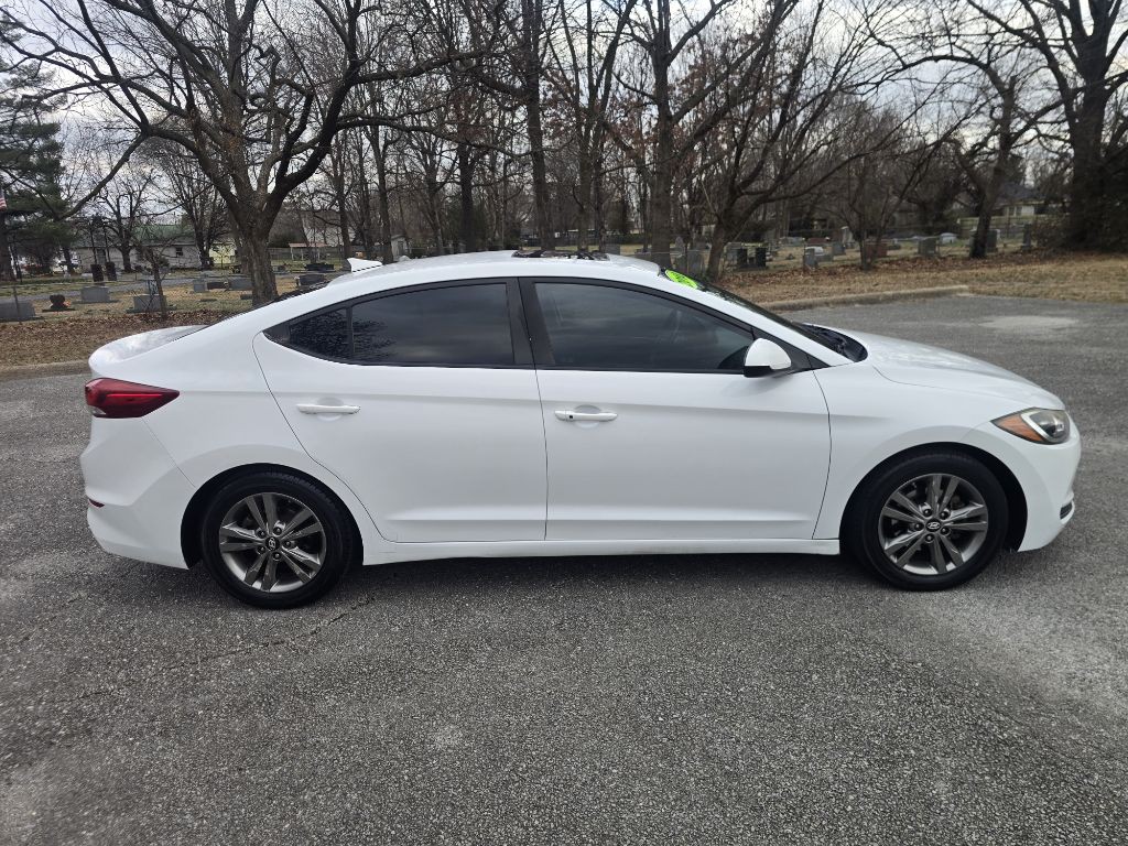 2018 Hyundai Elantra Image 2