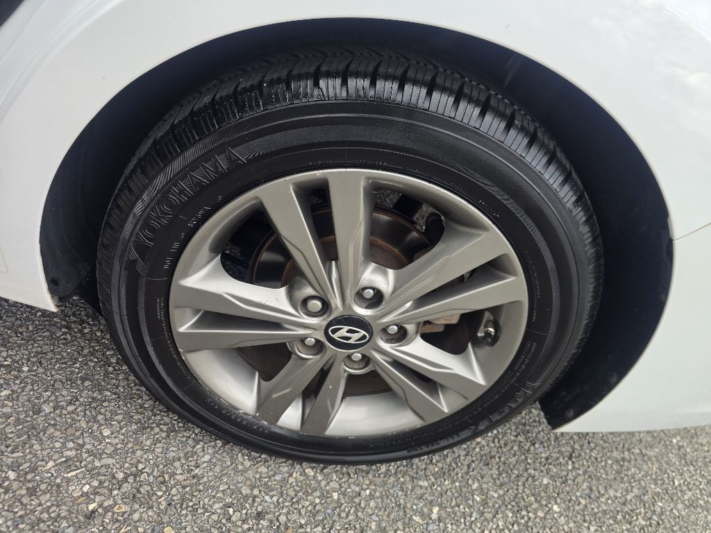 2018 Hyundai Elantra Image 12