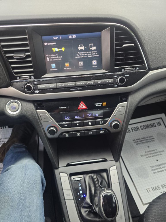 2018 Hyundai Elantra Image 21