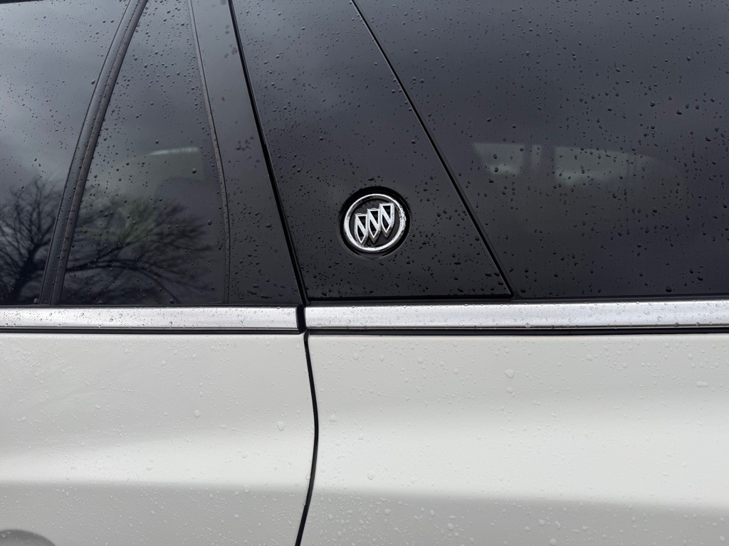 2015 Buick Enclave Image 10