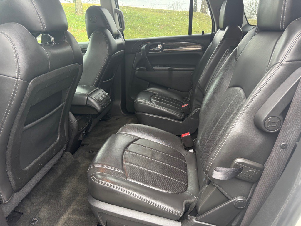 2015 Buick Enclave Image 14