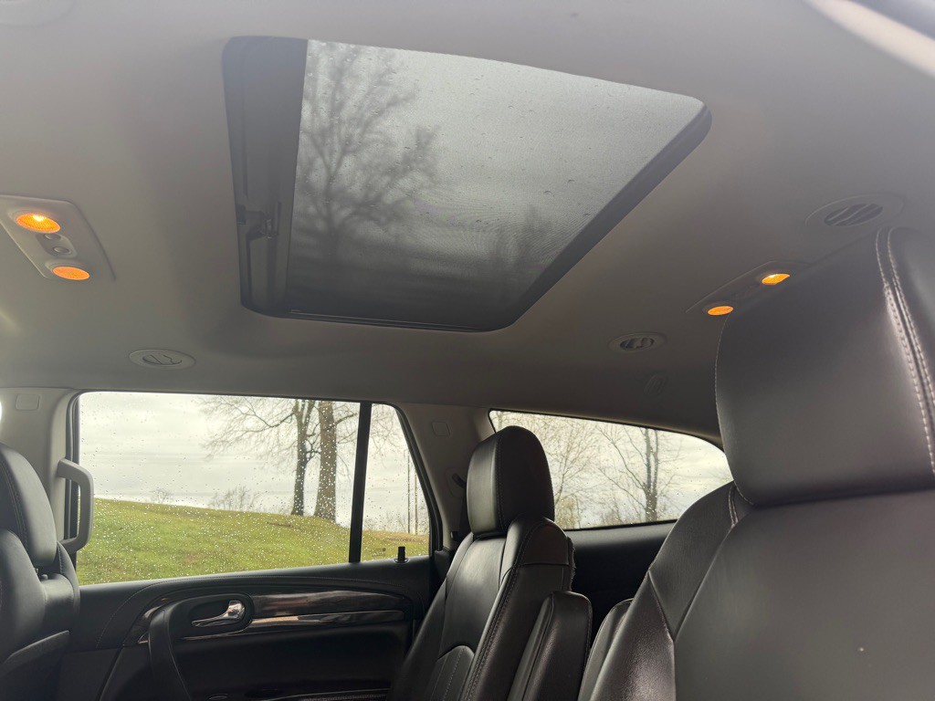 2015 Buick Enclave Image 15