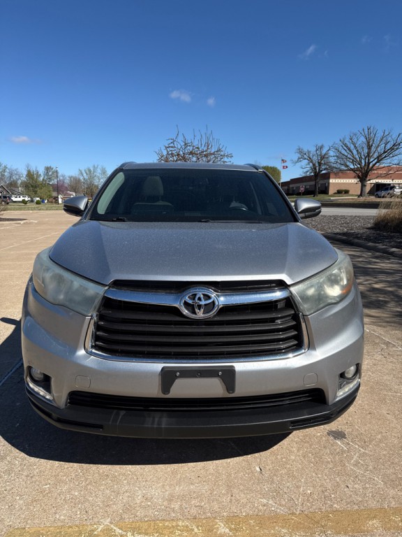 2015 Toyota Highlander Image 2