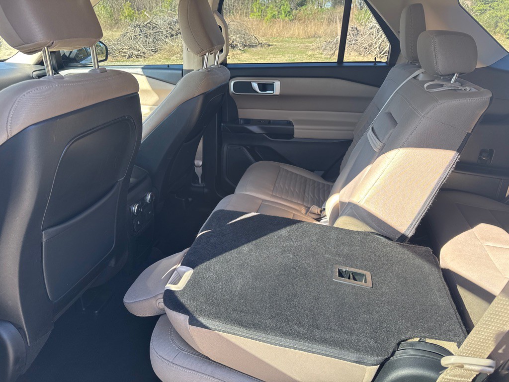 2020 Ford Explorer Image 9