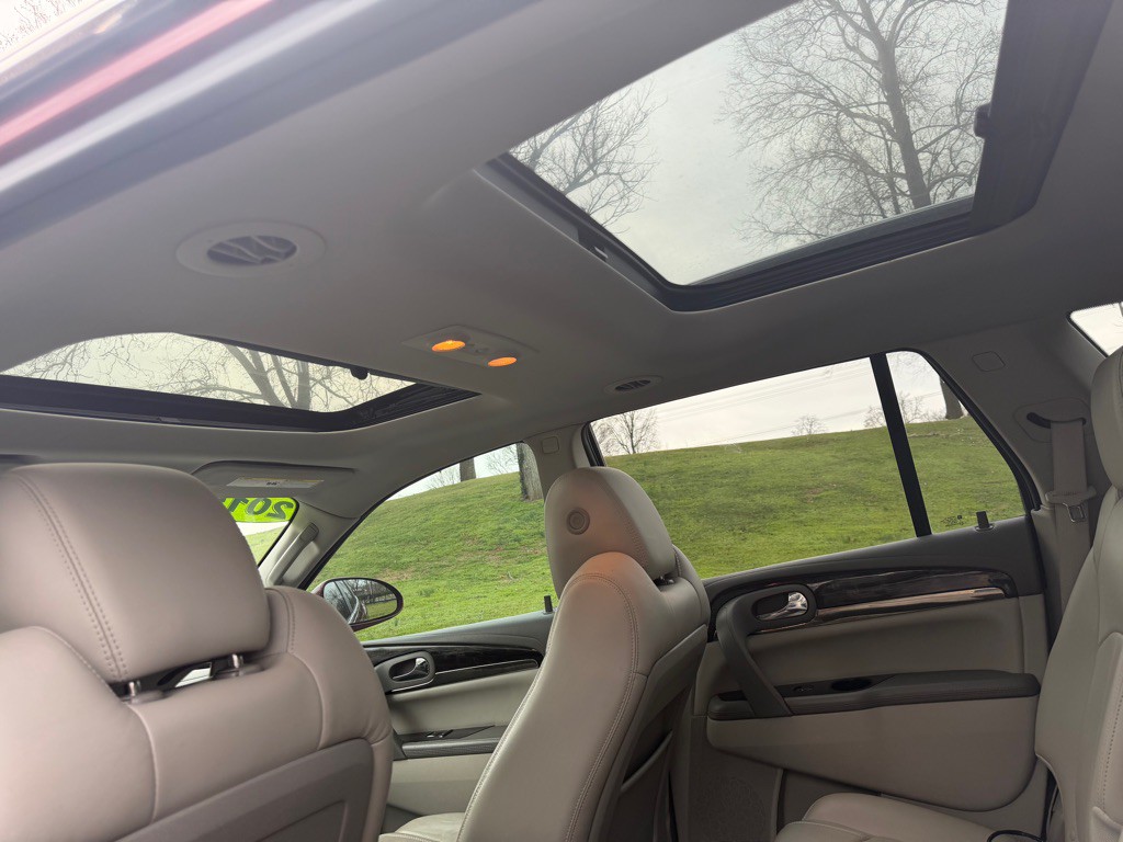 2015 Buick Enclave Image 13