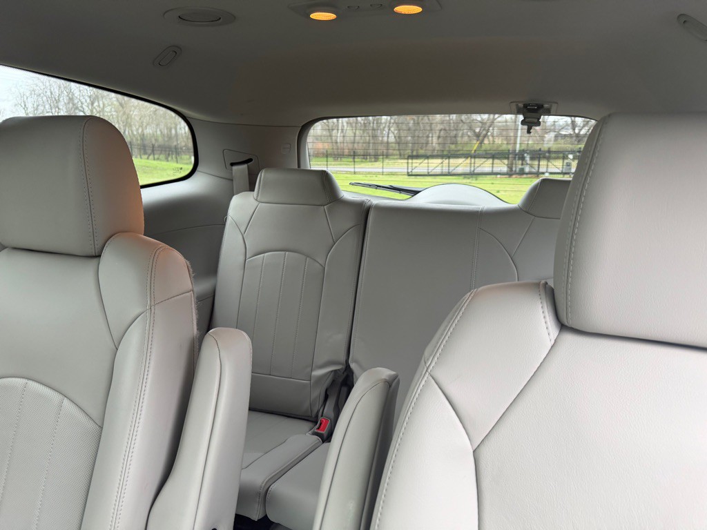 2015 Buick Enclave Image 14
