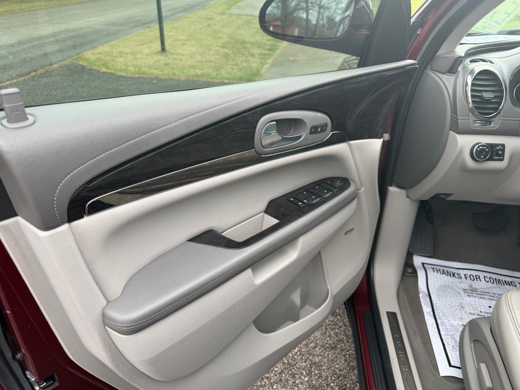 2015 Buick Enclave Image 16