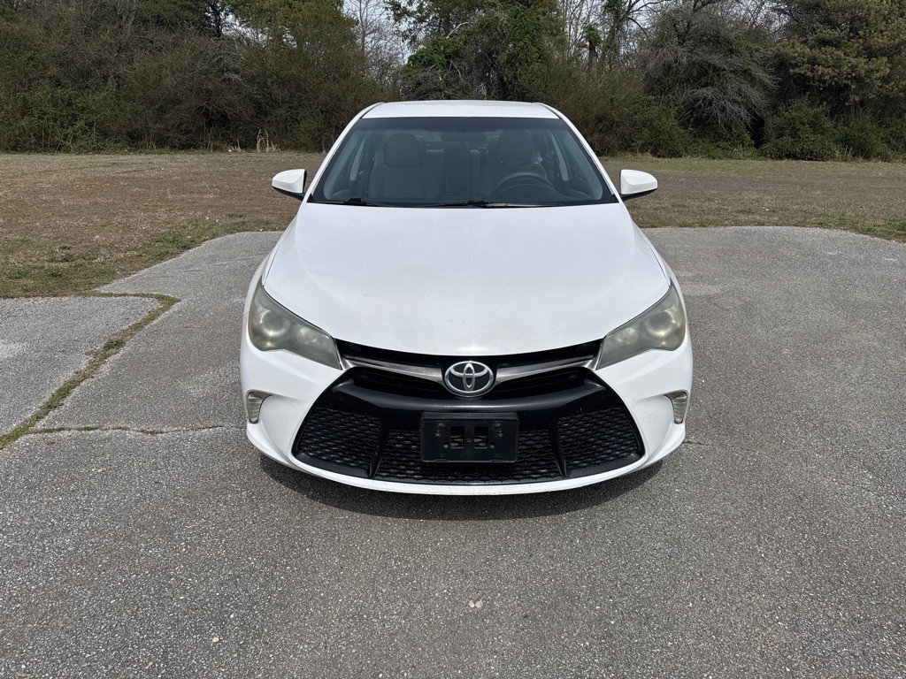 2016 Toyota Camry Image 2