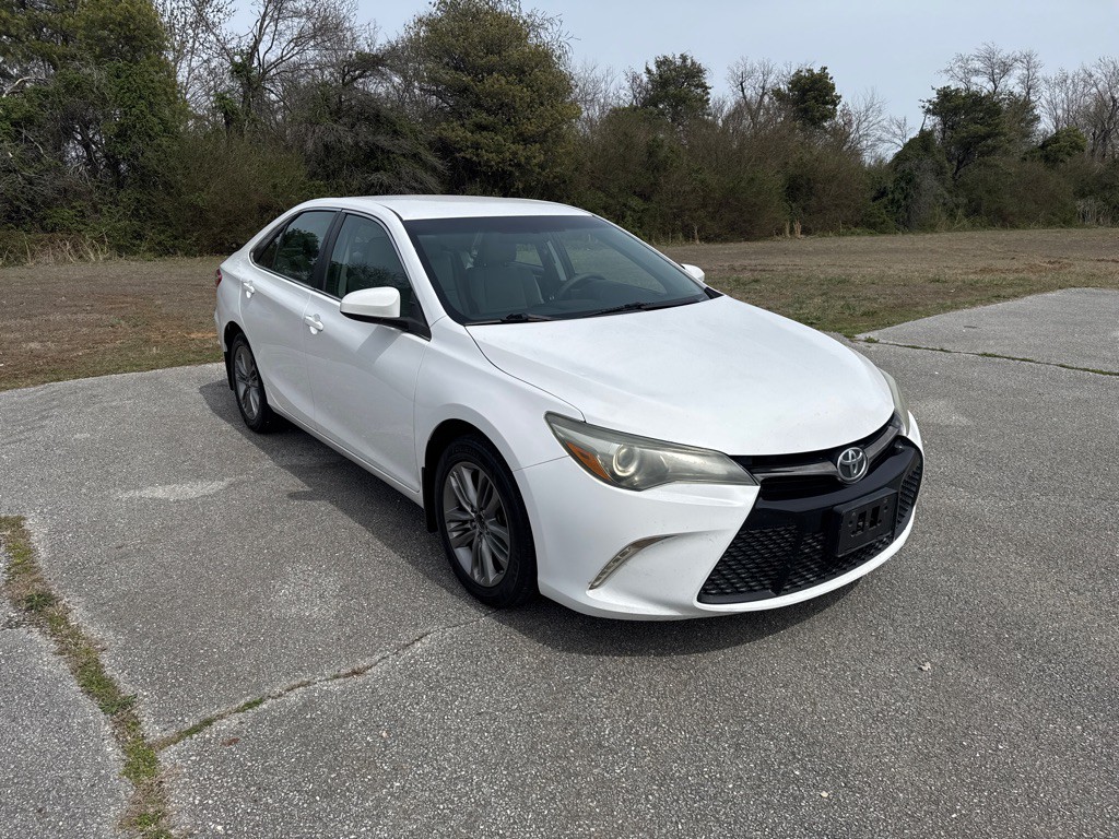 2016 Toyota Camry Image 3